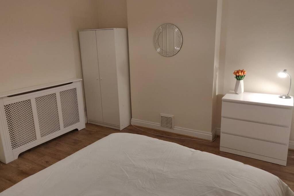 Battersea 3-Bedroom Apartment With Patio Garden London Kültér fotó